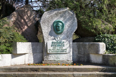 Zum Artikel "Vortragsreihe zu Rudolf Steiner"